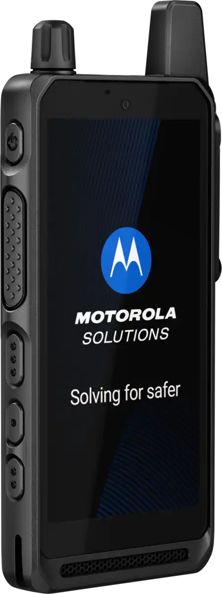 Produktbild på MCX-smartphone Motorola LEX L30 tagen snett framifrån.