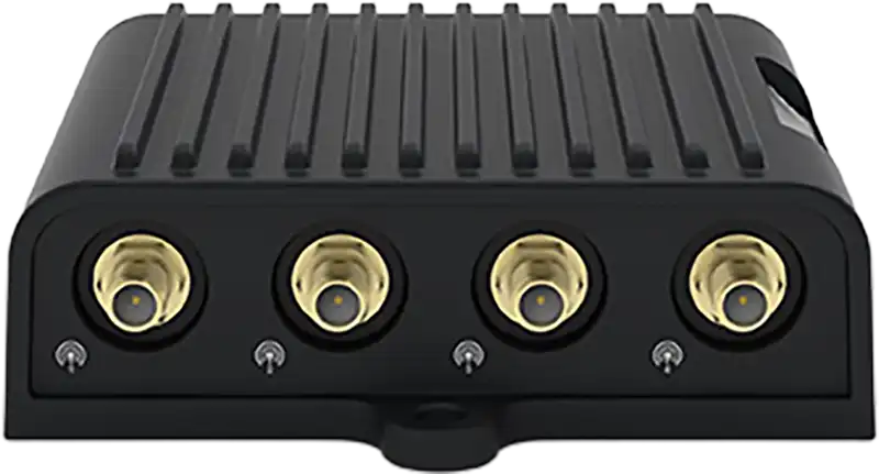 Bild på Ericsson Cradlepoint RC2150 expansionmodem som visar antenn-anslutningar.