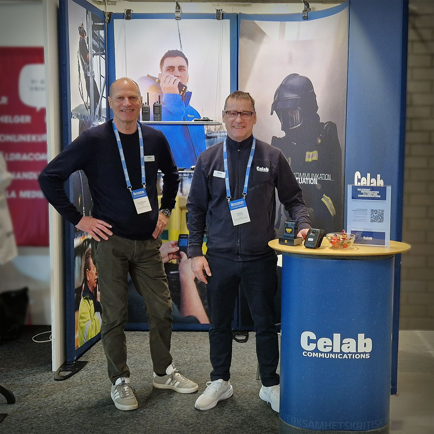 Bild på säljarna Lars-Gunnar Gydemo och Patrick Lundwall på plats på i Celabs monter på Samverkanskongressen 2026.